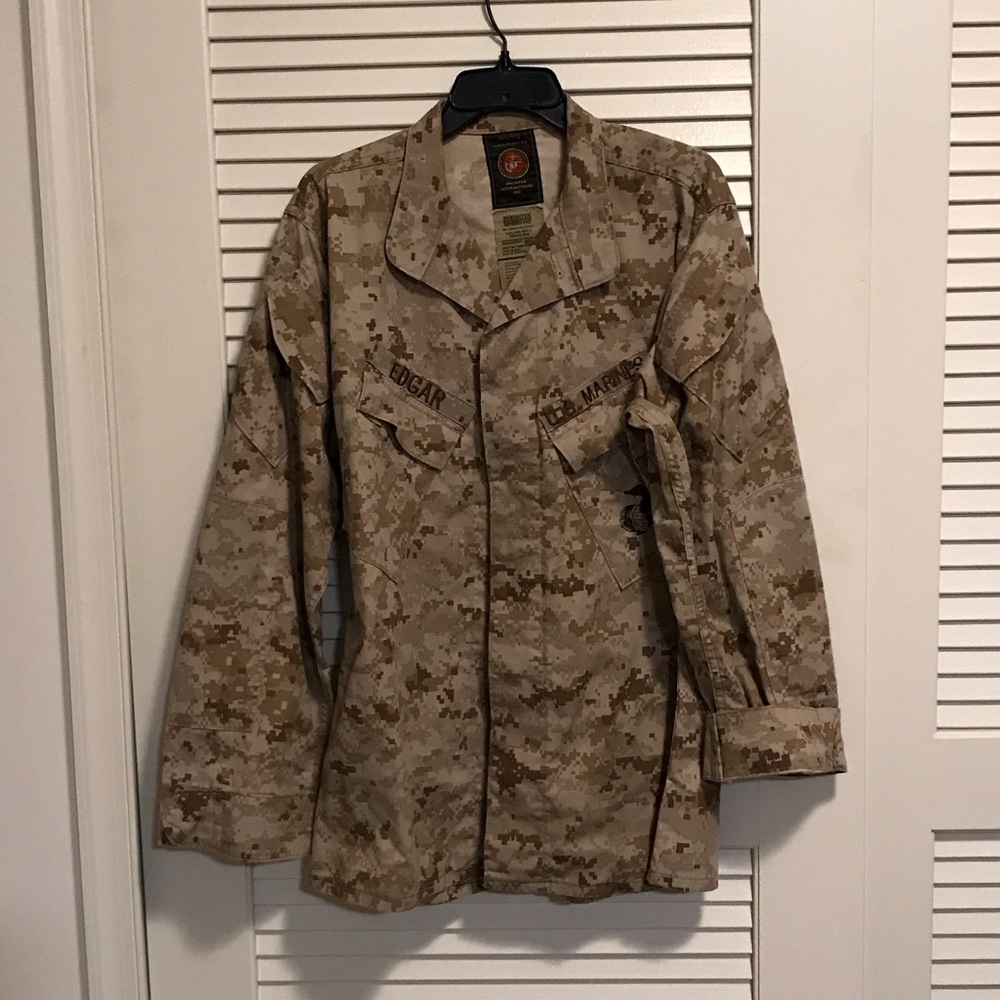 Preowned U.S. Marine Corps USMC Desert MarPat Camo blouse shirt - medium
